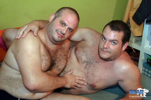 couple-gay-bear couple-gay-bear